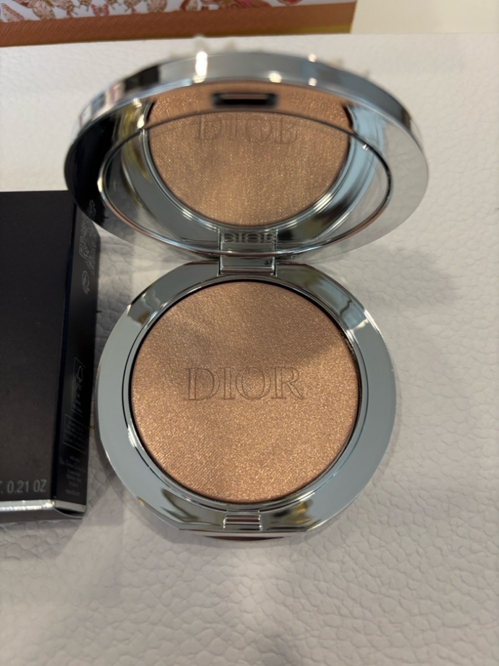Brand new - Dior Forever Glow Luminizer Highlighter Daisy Ladybug Compact - Picture 6 of 11